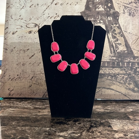 Charming Charlie Pink Statement Necklace EUC - Picture 4 of 5